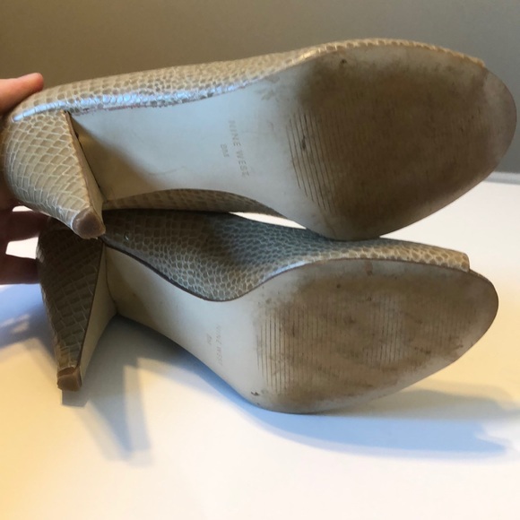 Nine West Taupe Snake Print Peep Toe Heel - Picture 4 of 8